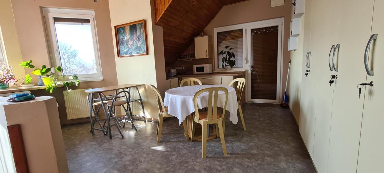 Hajas Familia Kiado Szobak Balatonmáriafürdő 外观 照片