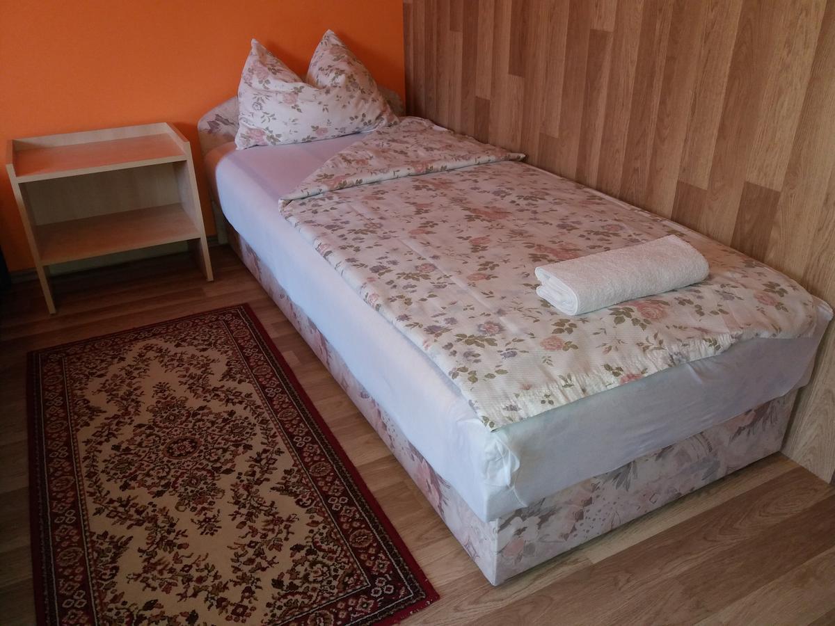 Hajas Familia Kiado Szobak Balatonmáriafürdő 外观 照片